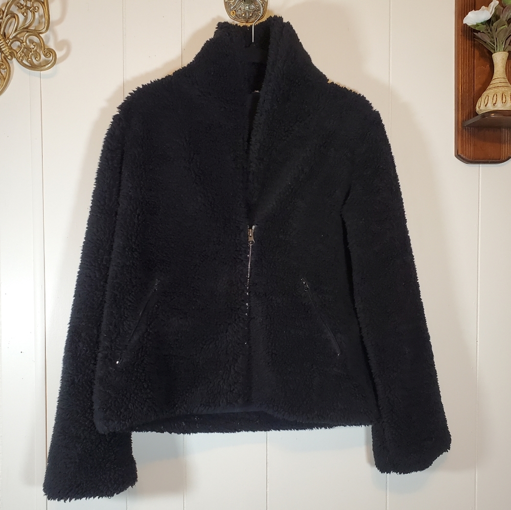 Alo Yoga Cozy Up Sherpa Cropped Zip Up Black Jacket